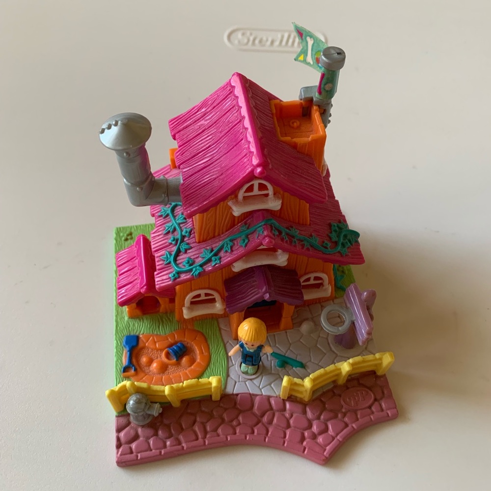 Vintage Polly Pocket Dog House Set